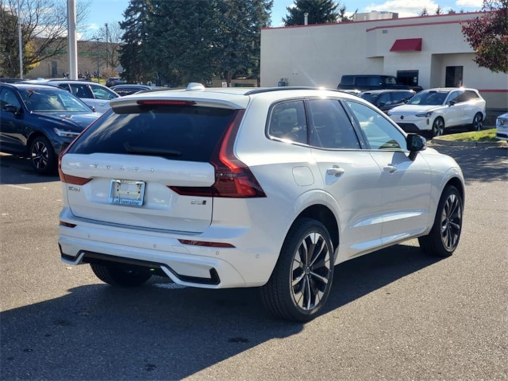 New 2026 Volvo XC60 B5 Plus SUV