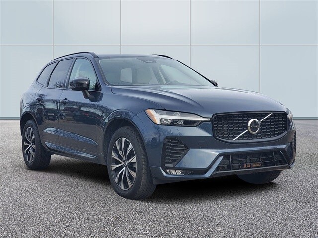 2024 Volvo XC60 B5 Core photo 3