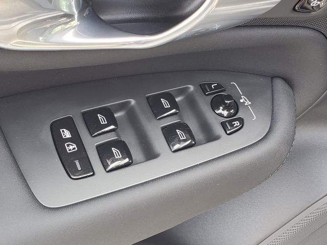 2026 Volvo XC90 Plus - Photo 13