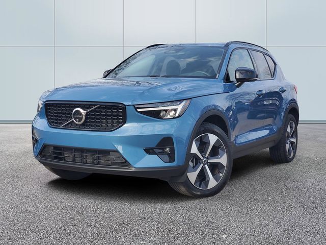 2025 Volvo XC40