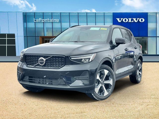 2026 Volvo XC40 SUV 