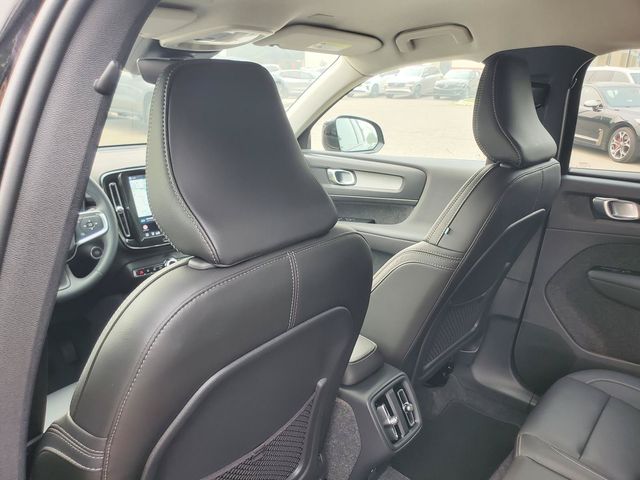 2026 Volvo XC40 Core - Photo 27