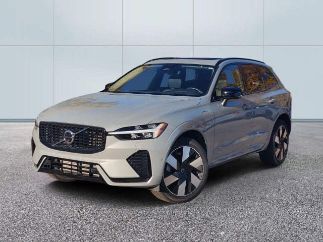 2025 Volvo XC60 Plug-In Hybrid