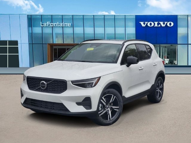 2026 Volvo XC40 Core