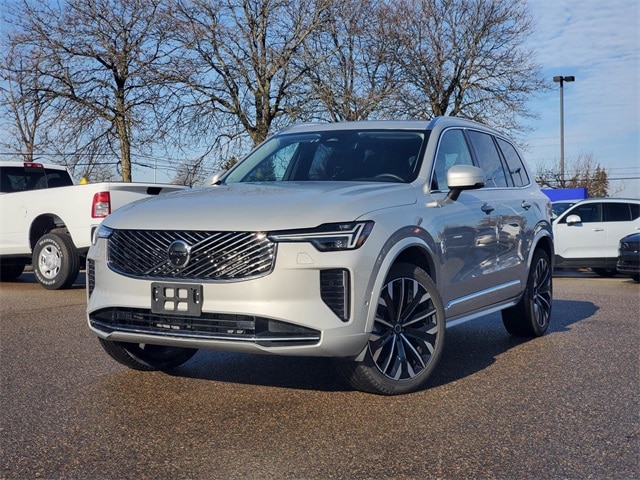 2025 Volvo XC90 Plus's photo