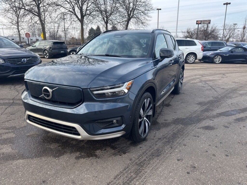 Used 2022 Volvo XC40 Recharge Pure Electric P8 Ultimate SUV