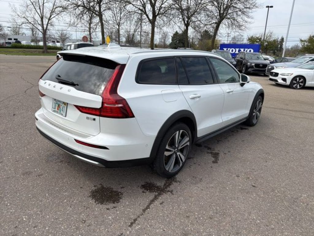 Used 2025 Volvo V60 Cross Country B5 Plus Wagon
