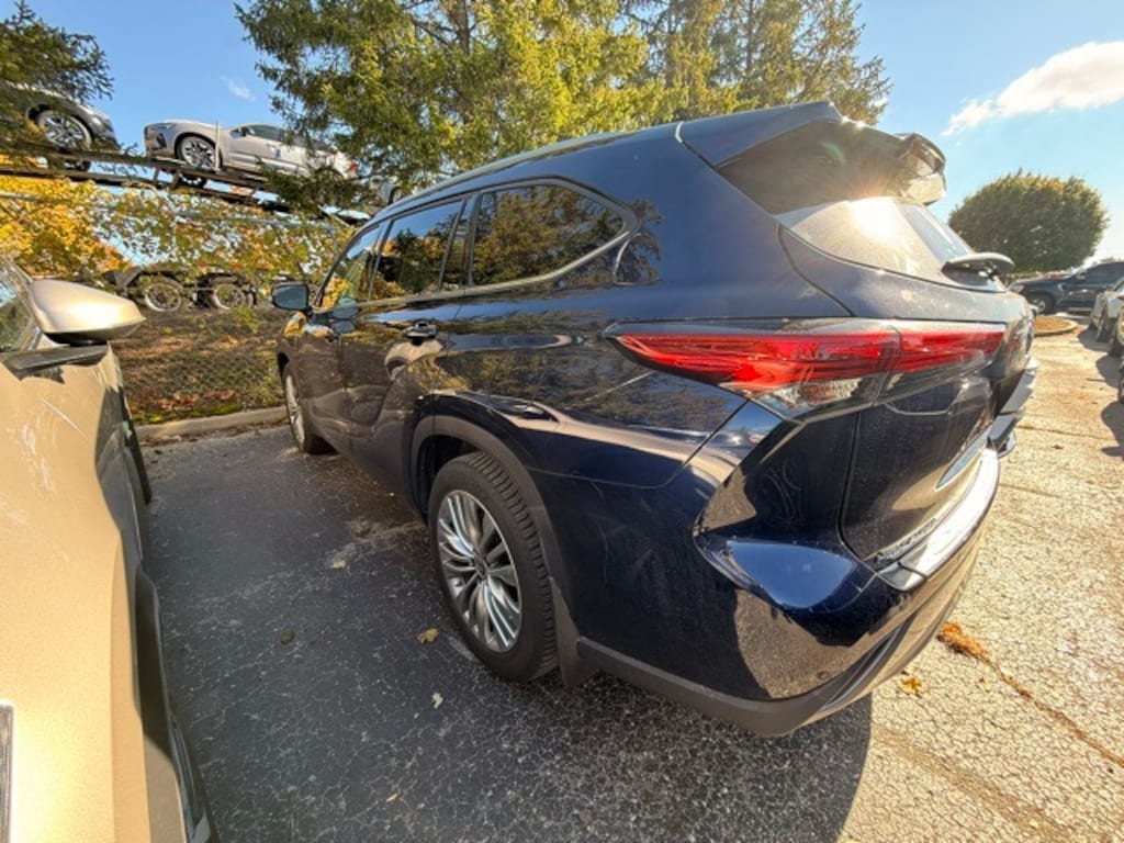 Used 2022 Toyota Highlander Platinum SUV
