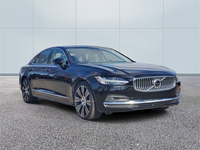 2022 Volvo S90 Inscription photo 3