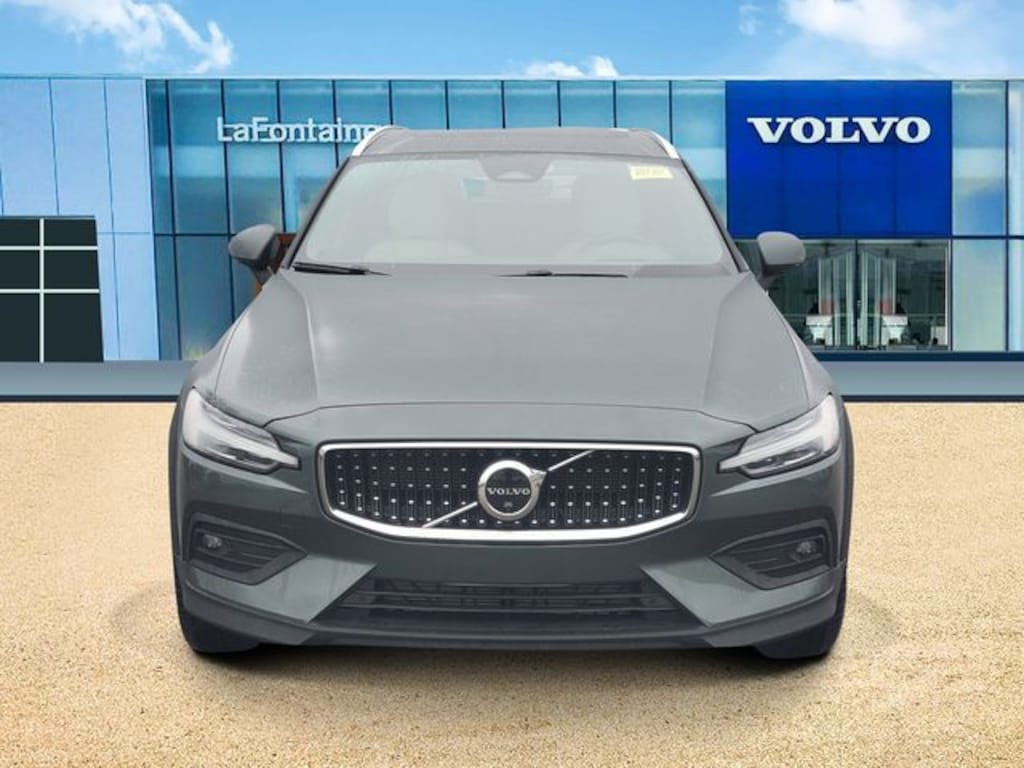 New 2026 Volvo V60 Cross Country B5 Ultra Wagon