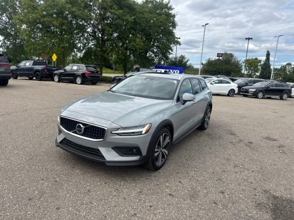 Used 2025 Volvo V60 Cross Country B5 Plus Wagon