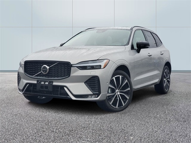 2025 Volvo XC60 Plus's photo