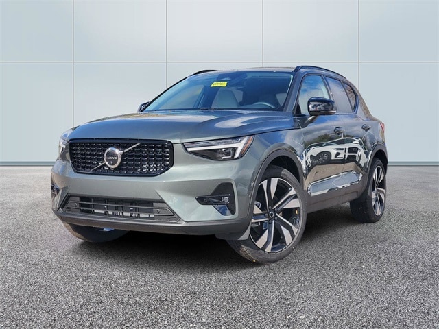 2026 Volvo XC40 SUV 