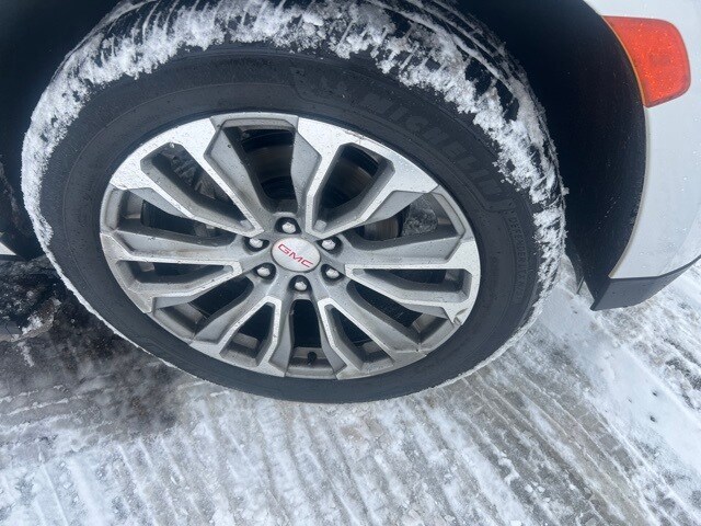 2021 Gmc Yukon XL Denali photo 2