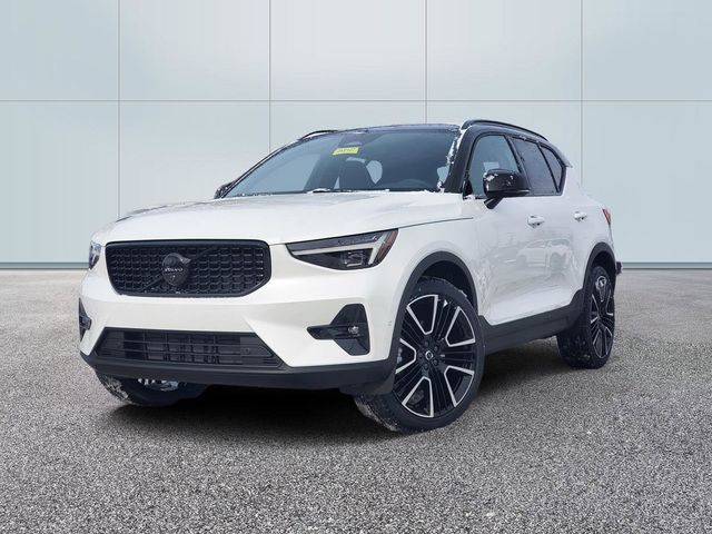 2026 Volvo XC40 SUV 