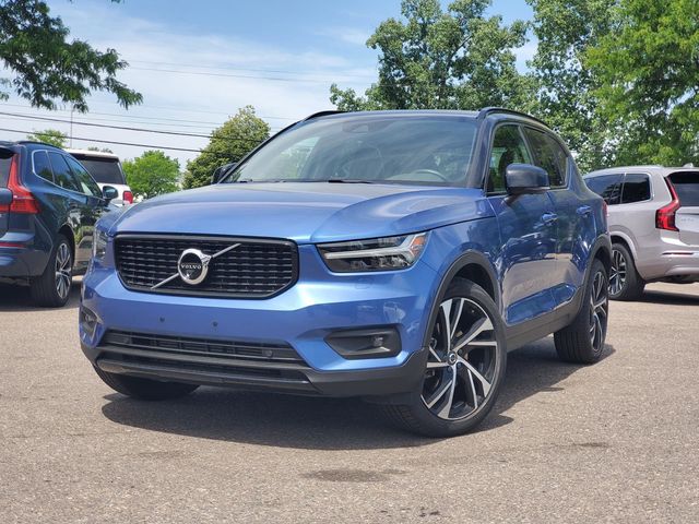 2021 Volvo XC40 T5 R-Design AWD's photo