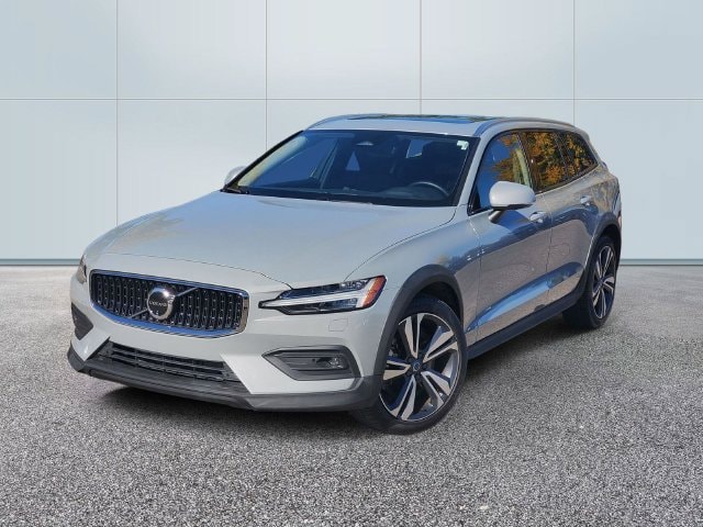 2025 Volvo V60 Cross Country