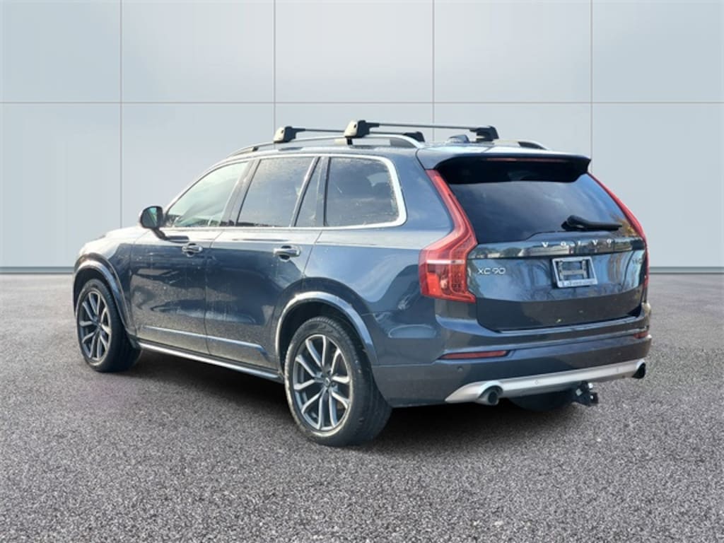 Used 2019 Volvo XC90 T5 Momentum SUV