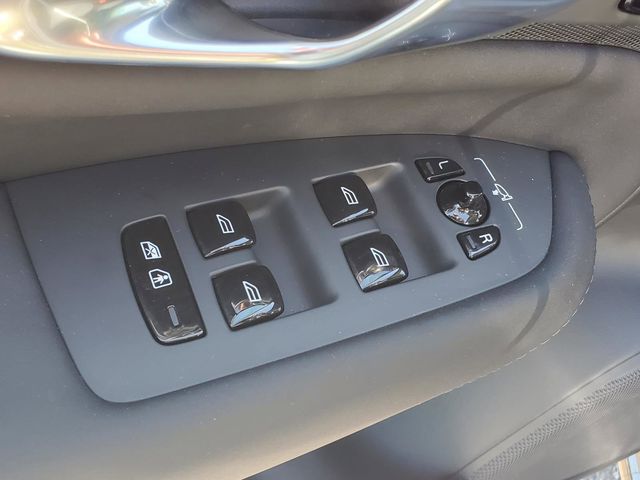 2026 Volvo XC90 Plus - Photo 13