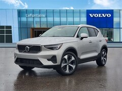 2025 Volvo XC40 B5 Core Bright Theme SUV 25Y200 I-4 cyl All-Wheel Drive