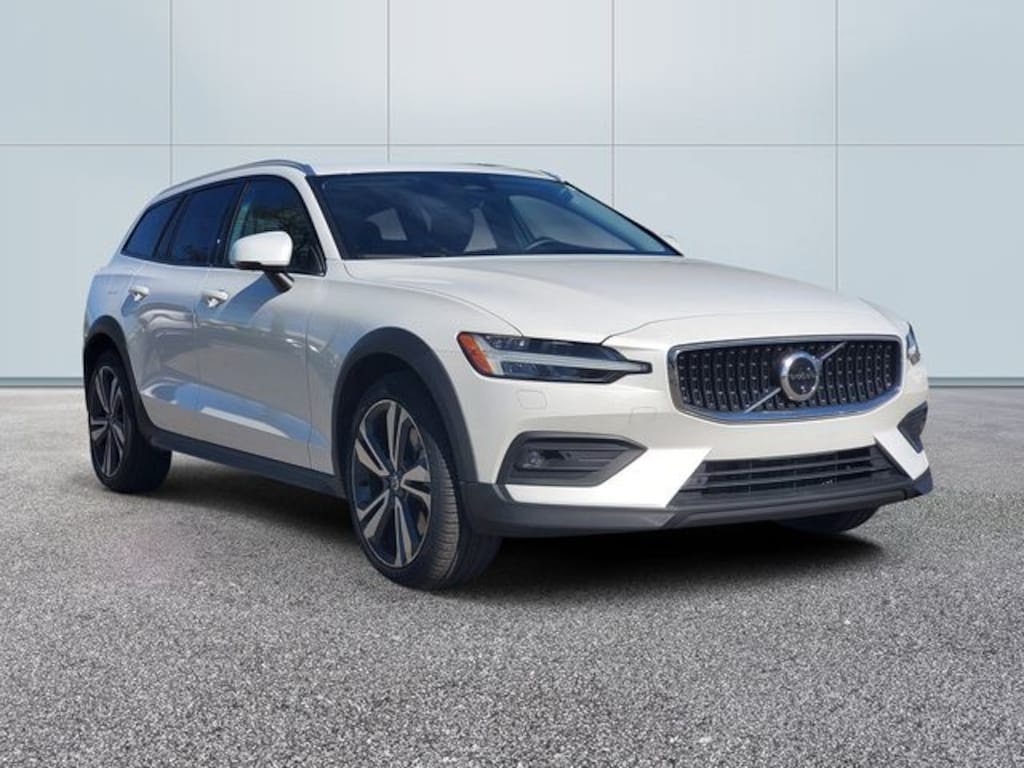 Certified 2025 Volvo V60 Cross Country B5 Plus Wagon