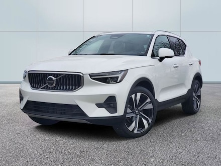 Used 2023 Volvo XC40 B5 Plus Bright Theme SUV for Sale near Detroit
