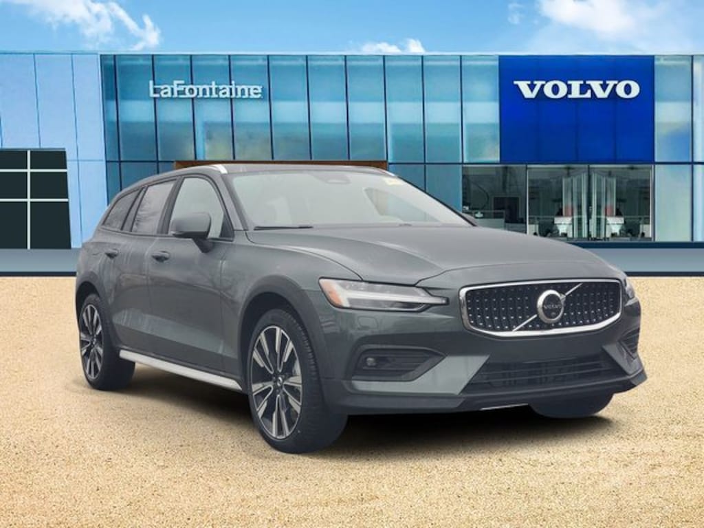 New 2026 Volvo V60 Cross Country B5 Ultra Wagon