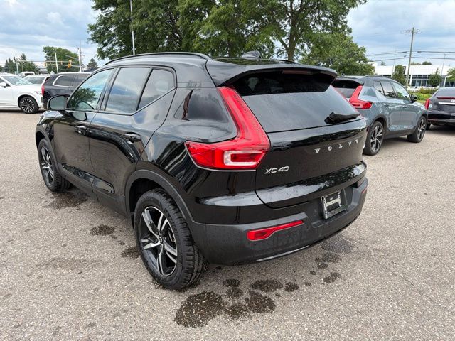 2026 Volvo XC40 Core - Photo 6