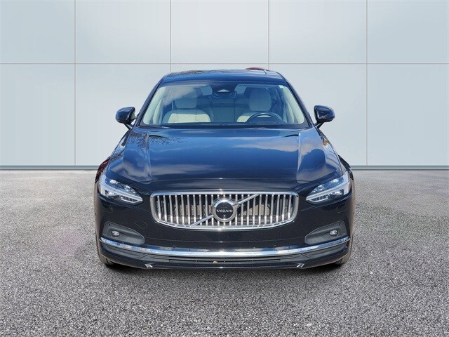 2022 Volvo S90 Inscription photo 2