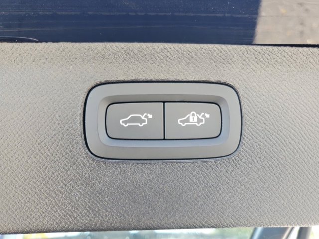 2026 Volvo XC90 Plus - Photo 35