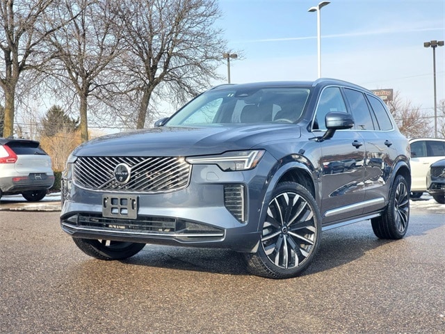 2025 Volvo XC90 Plus's photo