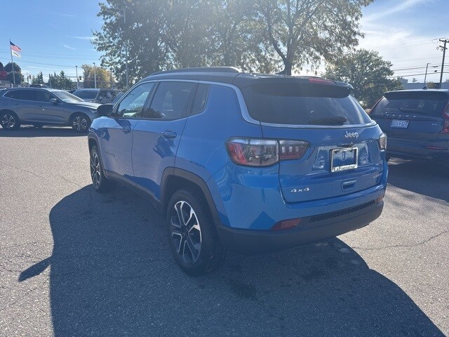 2022 Jeep Compass Limited photo 2