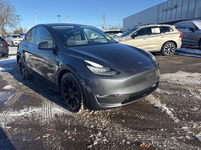 Used 2020 Tesla Model Y Long Range with VIN 5YJYGDEE4LF042932 for sale in Farmington Hills, MI