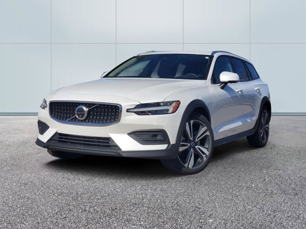 Certified 2025 Volvo V60 Cross Country B5 Plus Wagon