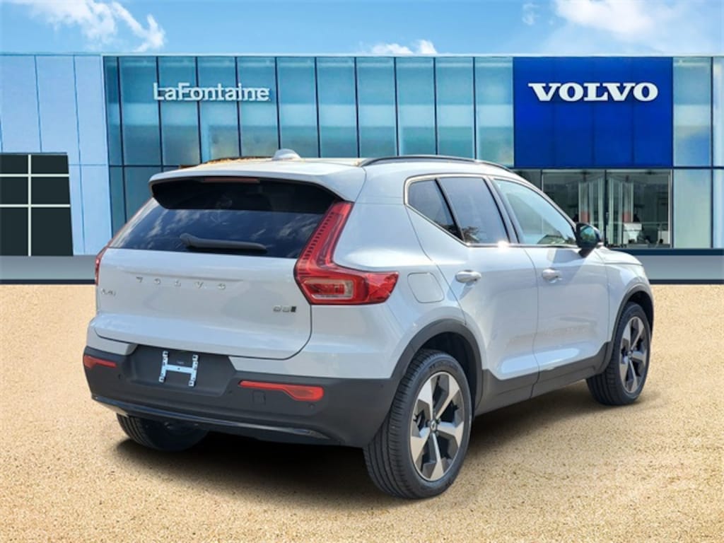 New 2026 Volvo XC40 B5 Plus SUV