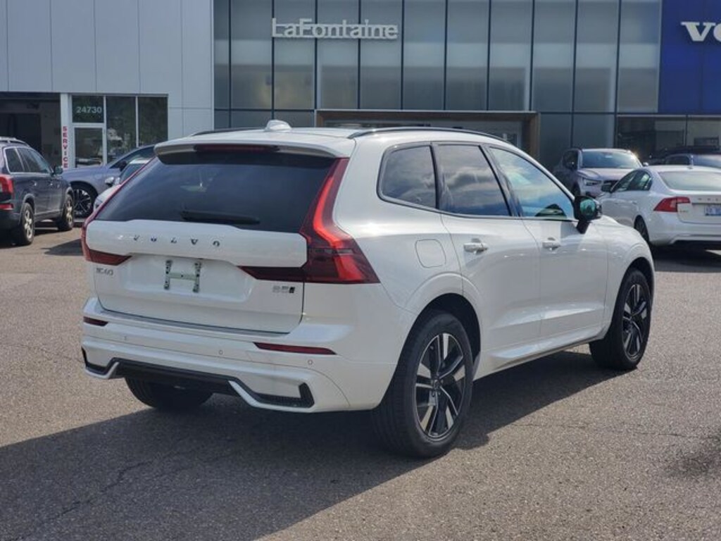 New 2027 Volvo XC60 B5 Core SUV
