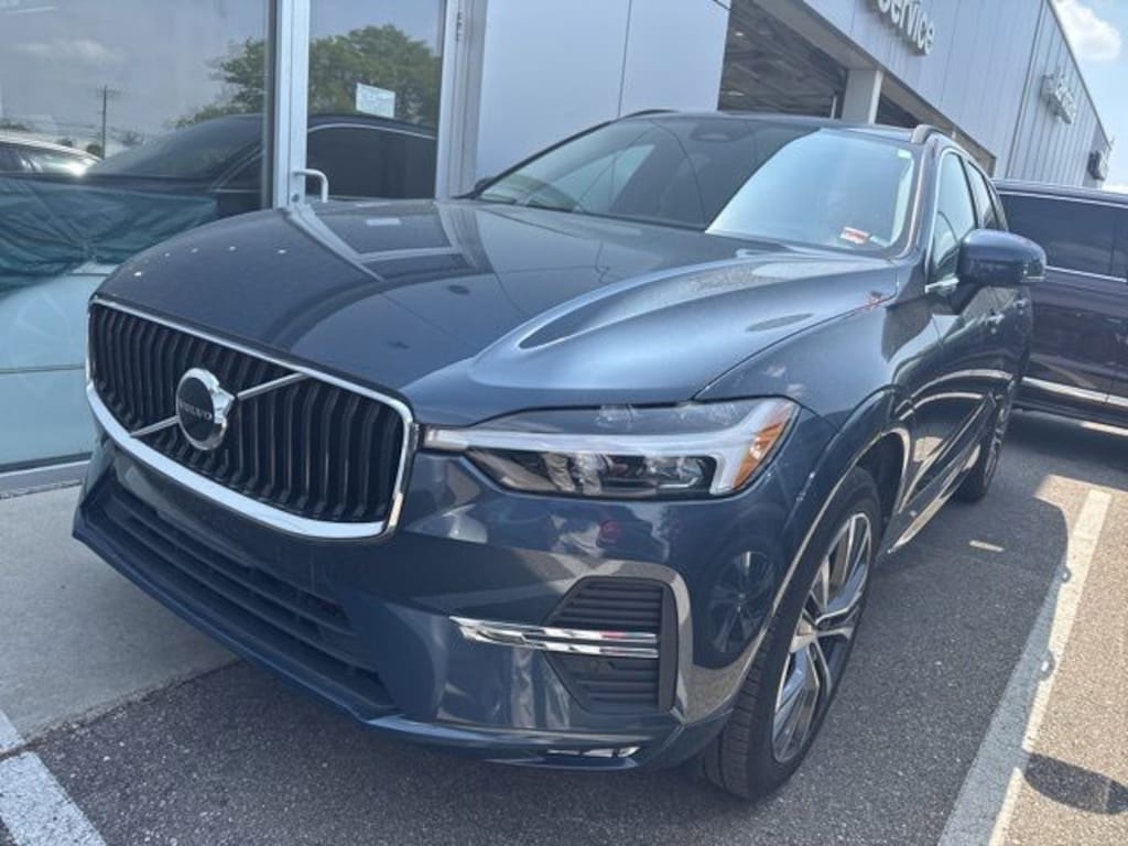 Used 2022 Volvo XC60 B5 Momentum SUV