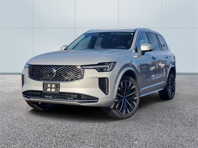 2025 Volvo XC90 Plus's photo