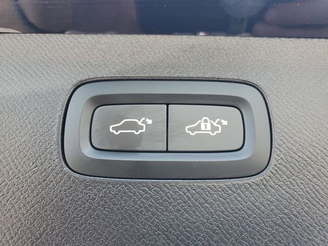 2026 Volvo XC90 Plus - Photo 35