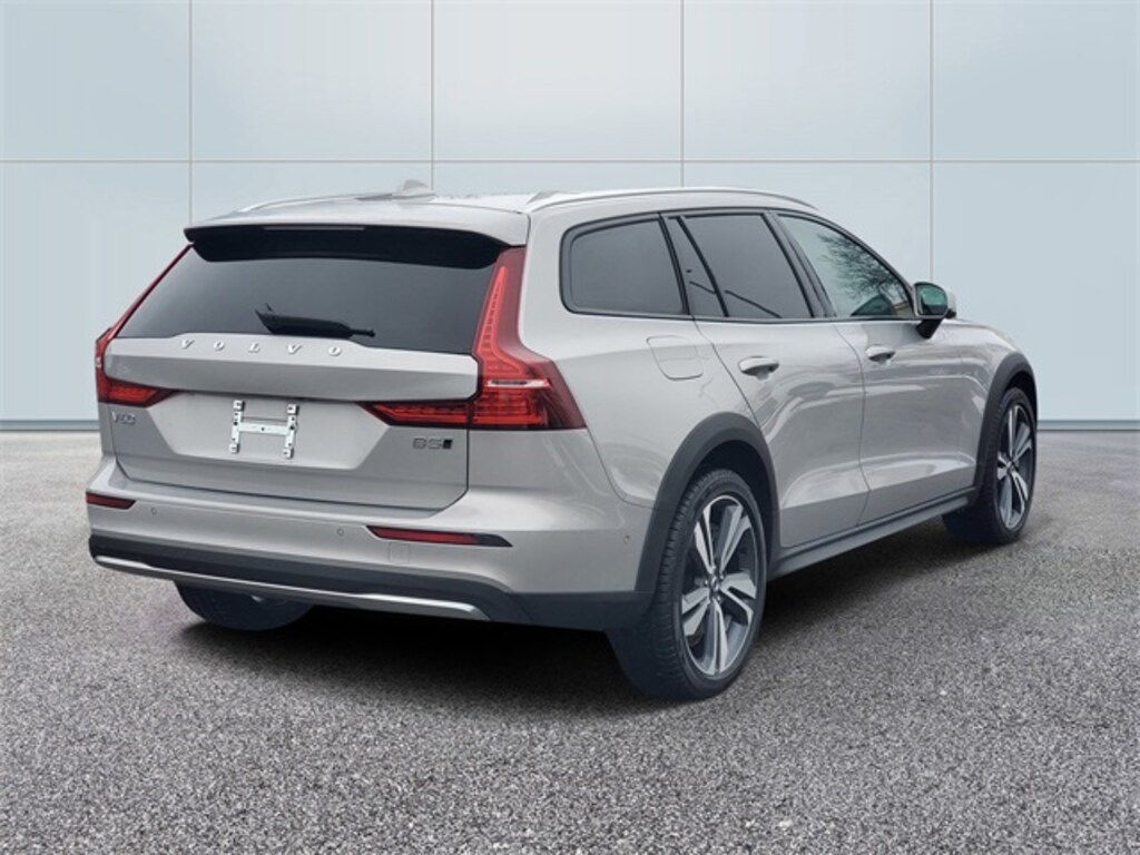 Used 2025 Volvo V60 Cross Country B5 Plus Wagon
