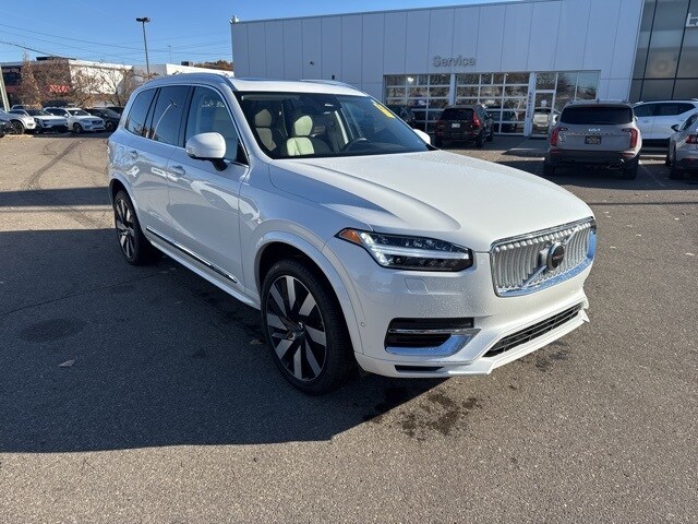 2024 Volvo XC90 Recharge T8 Plus photo 2