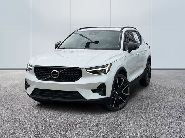 2023 Volvo XC40 SUV 