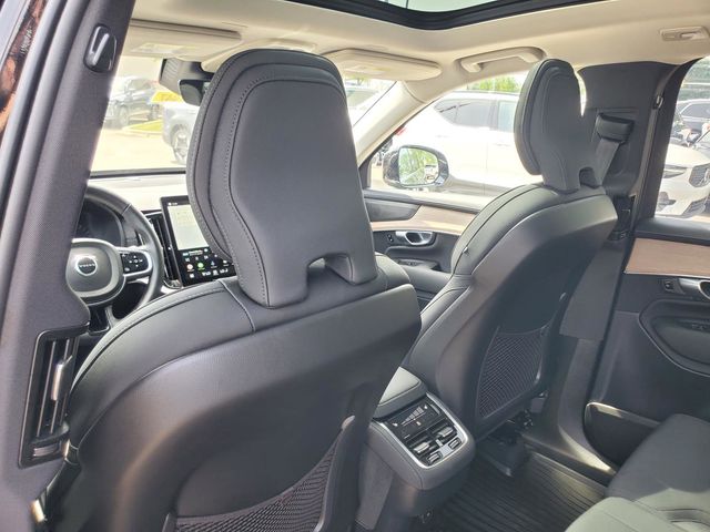 2026 Volvo XC90 Plus - Photo 27