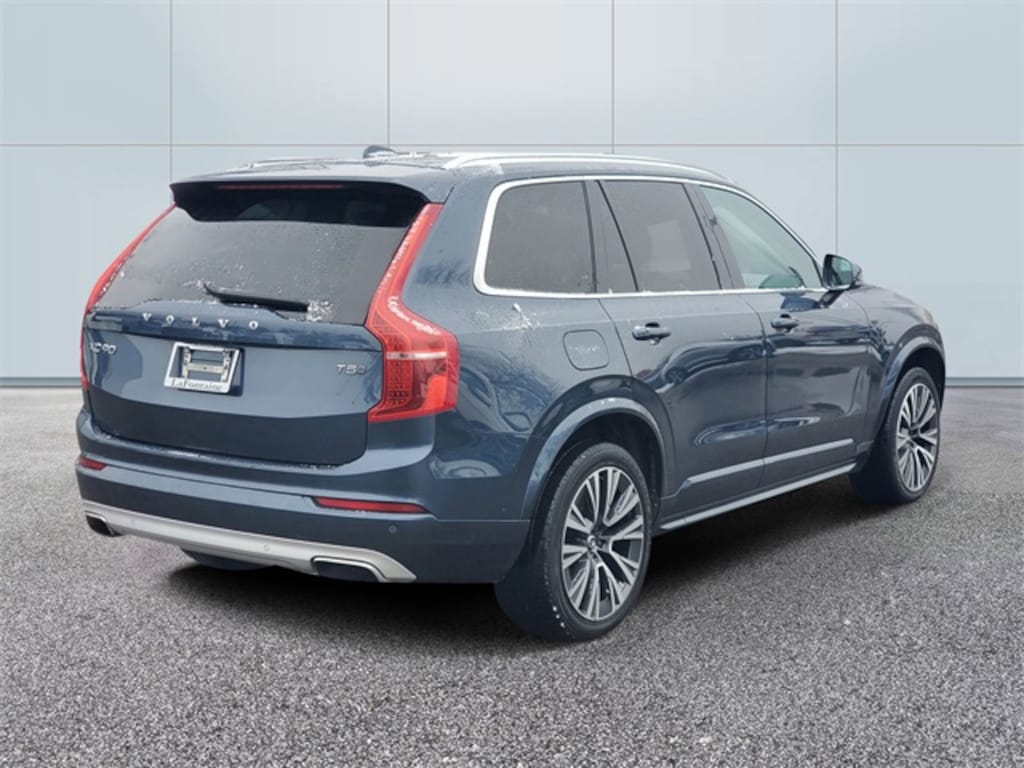 Used 2021 Volvo XC90 T5 Momentum SUV