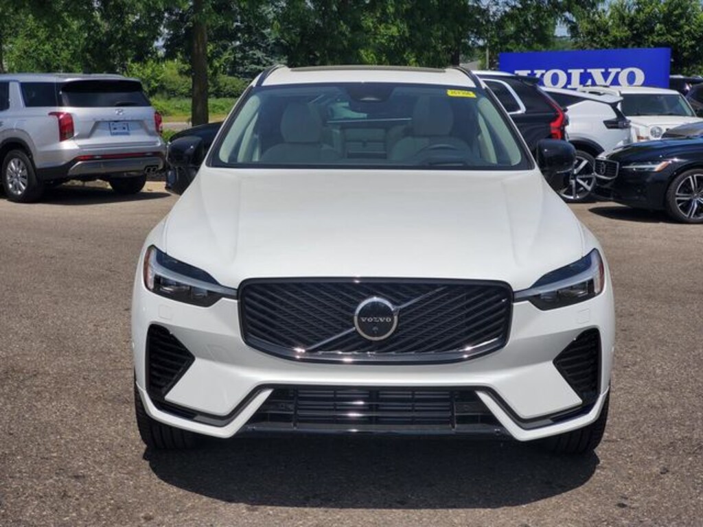 New 2026 Volvo XC60 plug-in hybrid T8 Ultra SUV