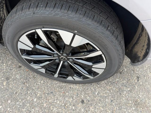 2026 Volvo XC60 Plus - Photo 9