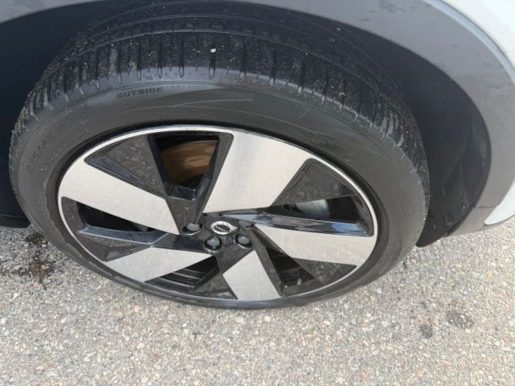 Used 2023 Volvo C40 Recharge Pure Electric Ultimate SUV