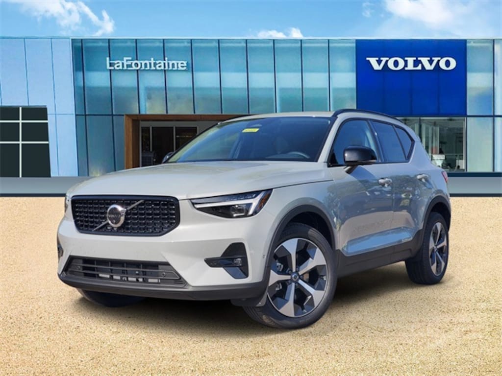New 2026 Volvo XC40 B5 Plus SUV