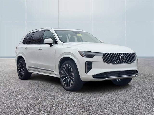 2026 Volvo XC90 T8 photo 3