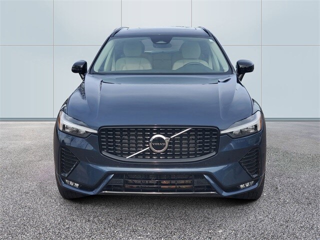 2024 Volvo XC60 B5 Core photo 2